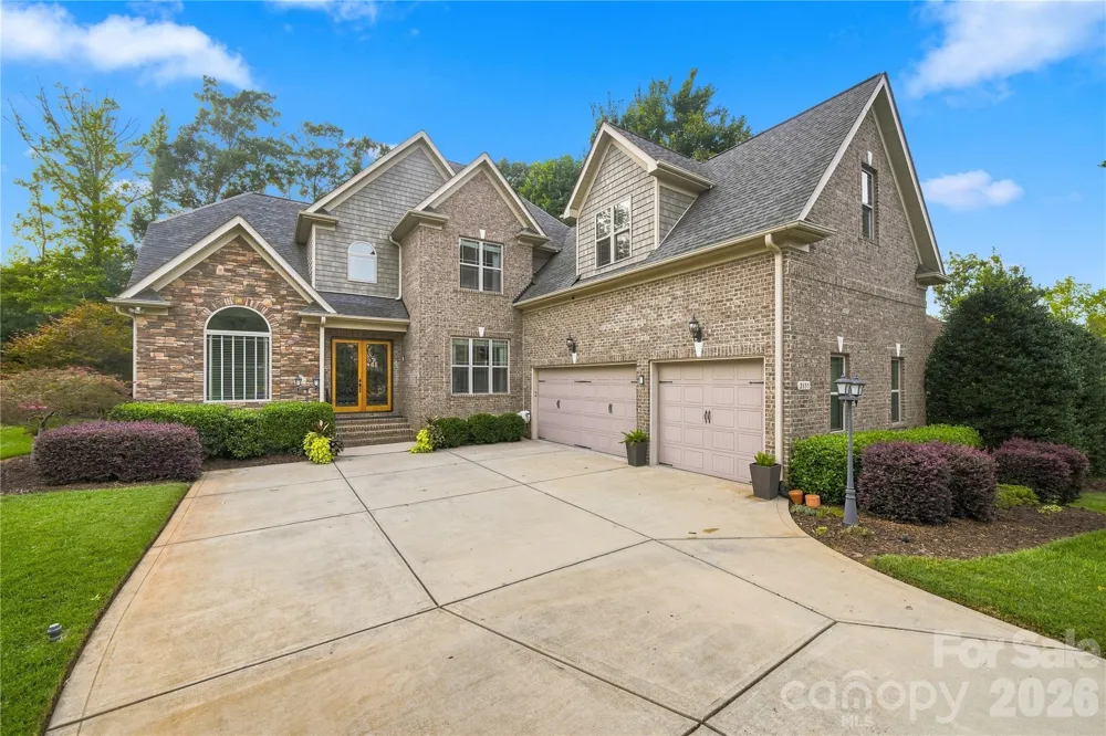 2455 Shiny Leaf Drive Denver, NC 28037