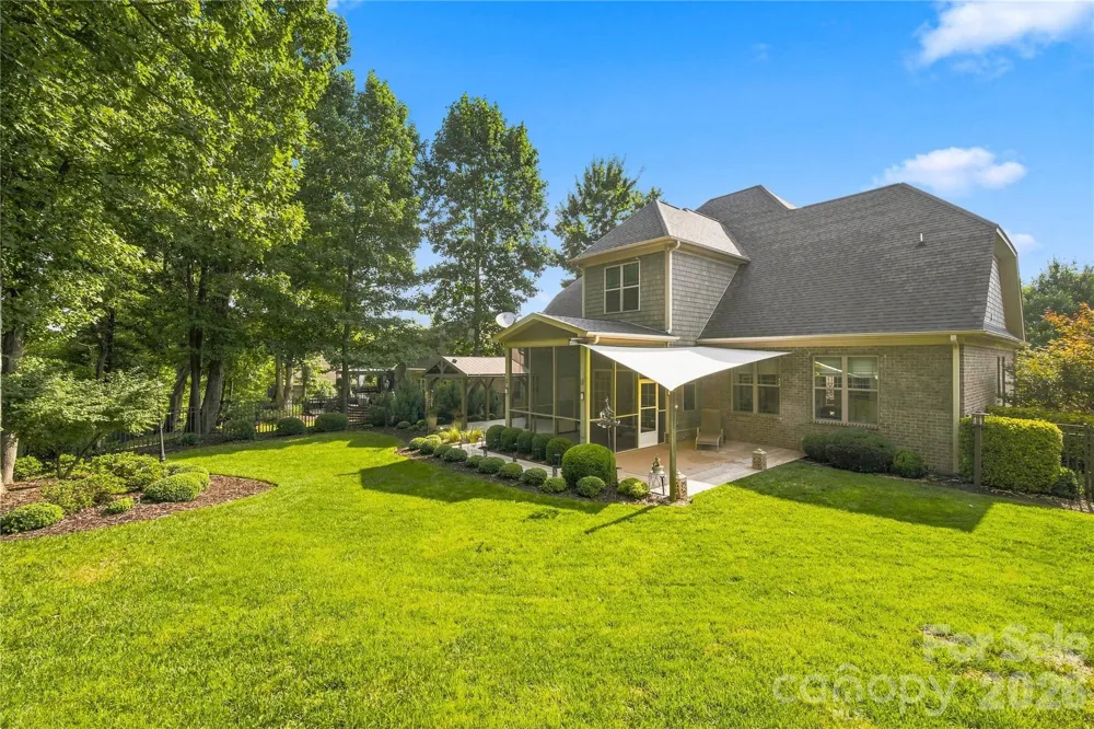 2455 Shiny Leaf Drive Denver, NC 28037