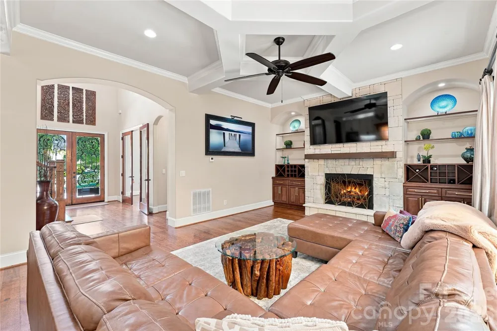 2455 Shiny Leaf Drive Denver, NC 28037