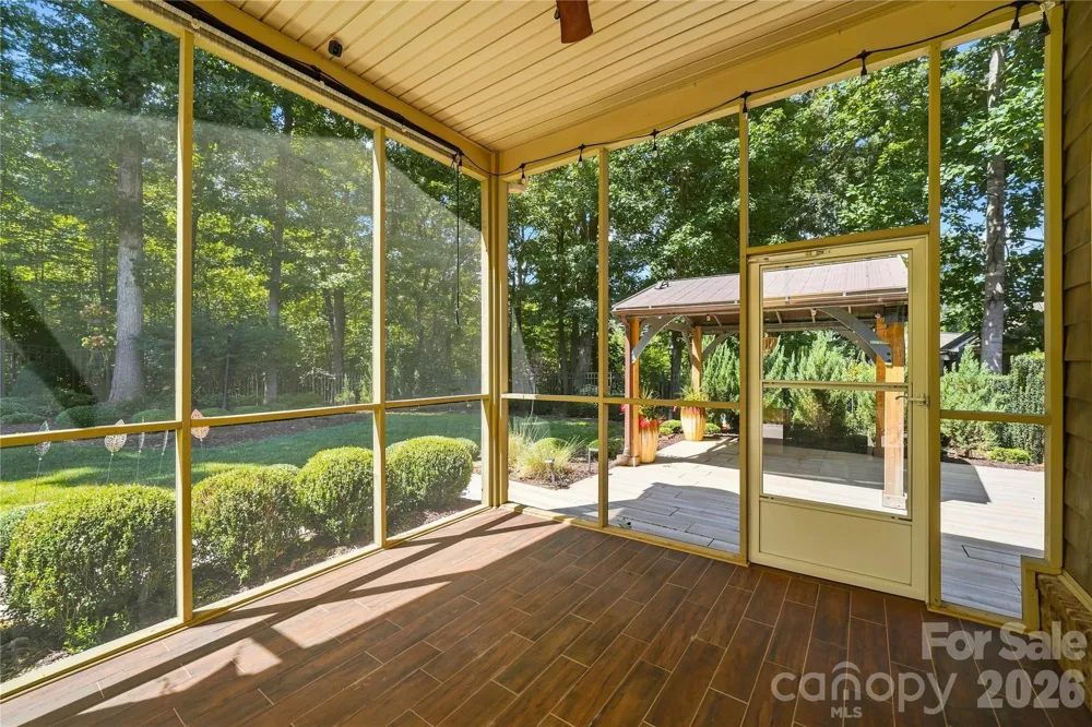 2455 Shiny Leaf Drive Denver, NC 28037