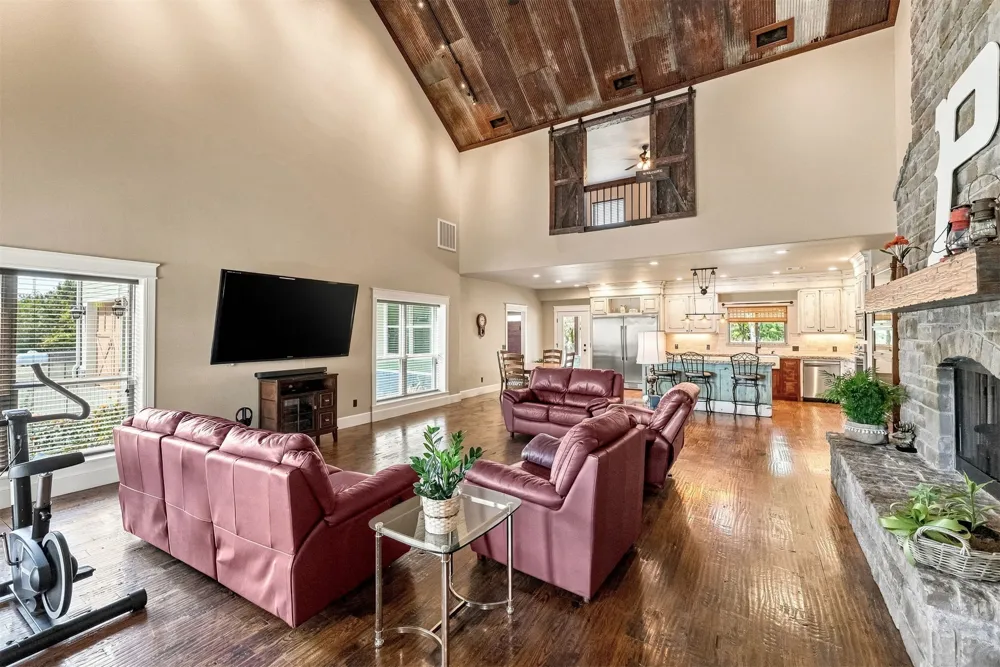 10053 E 350 ROAD Talala, OK 74080