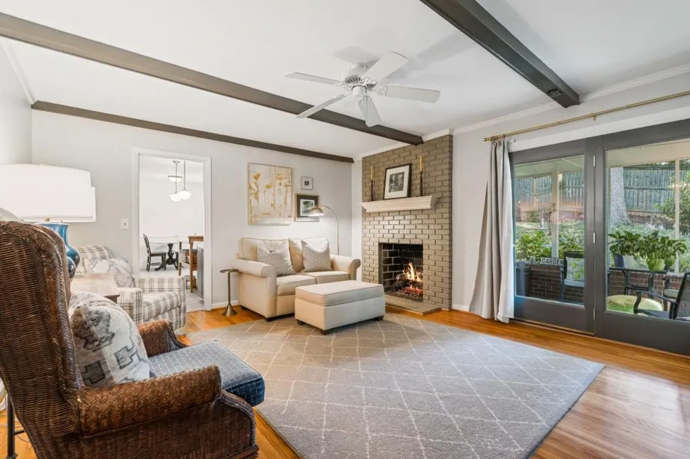 260 Abington Drive Sandy Springs, GA 30328
