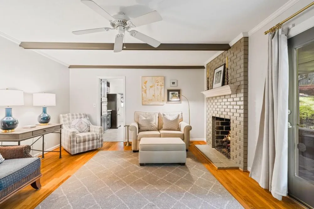 260 Abington Drive Sandy Springs, GA 30328
