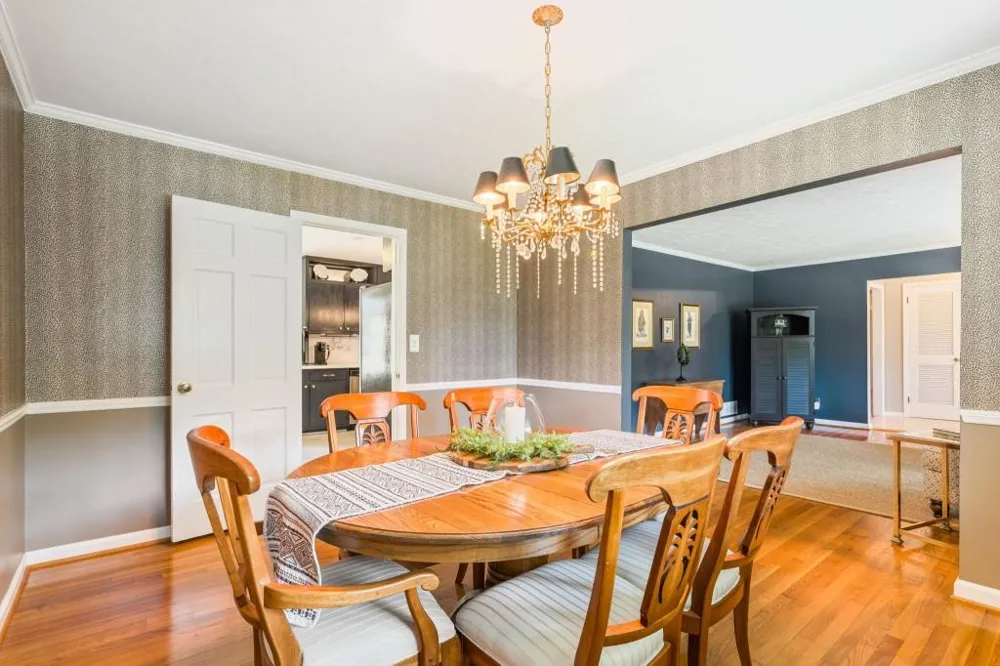 260 Abington Drive Sandy Springs, GA 30328