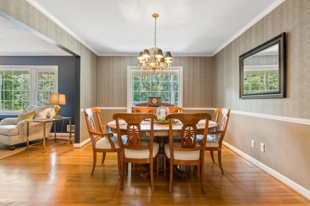 260 Abington Drive Sandy Springs, GA 30328