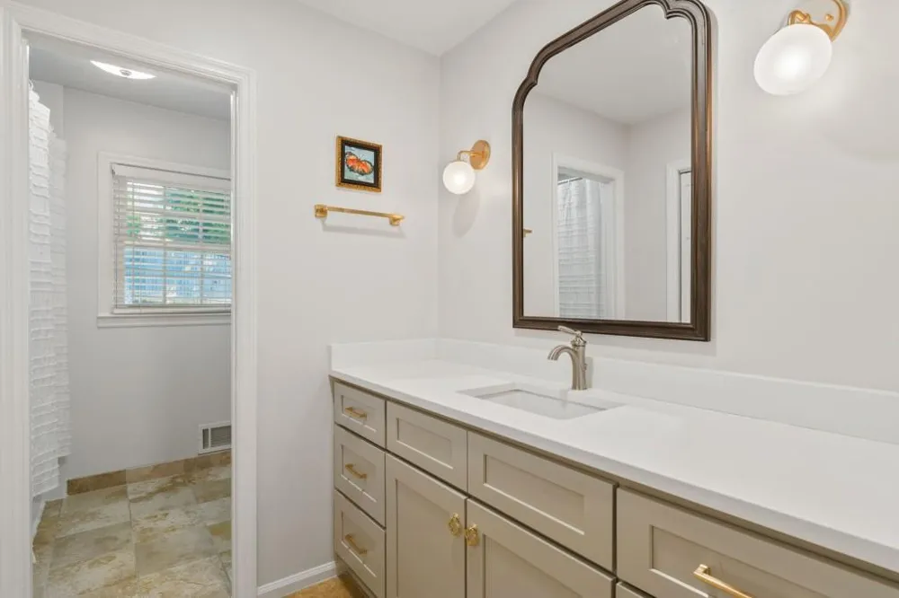260 Abington Drive Sandy Springs, GA 30328