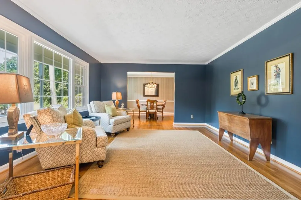 260 Abington Drive Sandy Springs, GA 30328