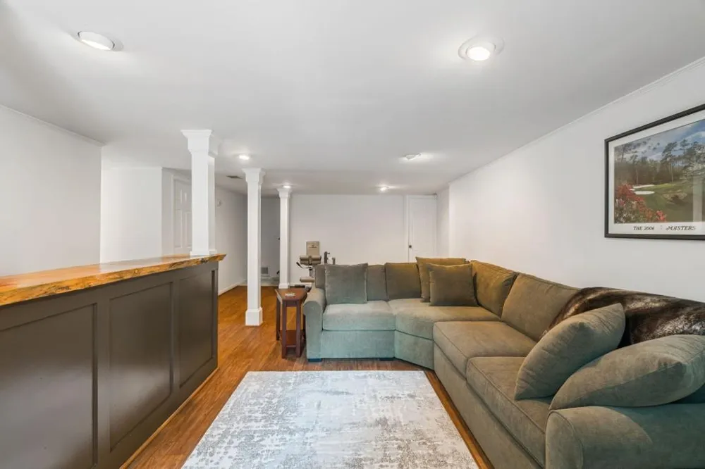 260 Abington Drive Sandy Springs, GA 30328