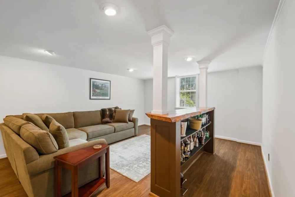 260 Abington Drive Sandy Springs, GA 30328