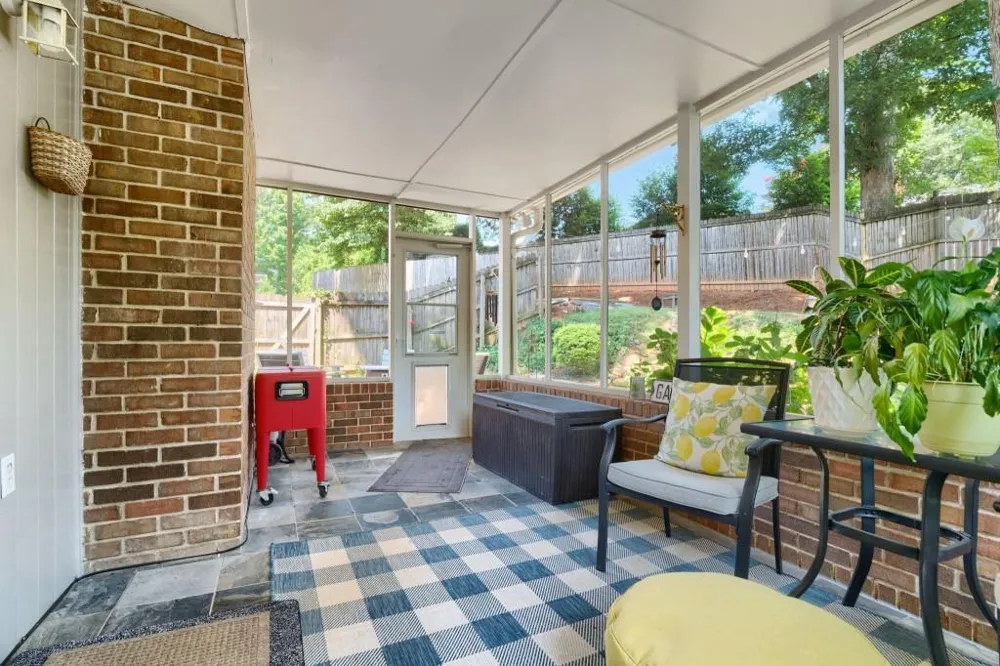 260 Abington Drive Sandy Springs, GA 30328