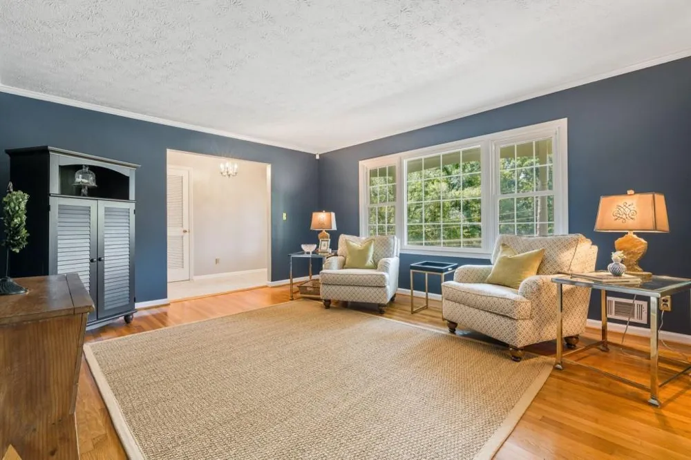 260 Abington Drive Sandy Springs, GA 30328