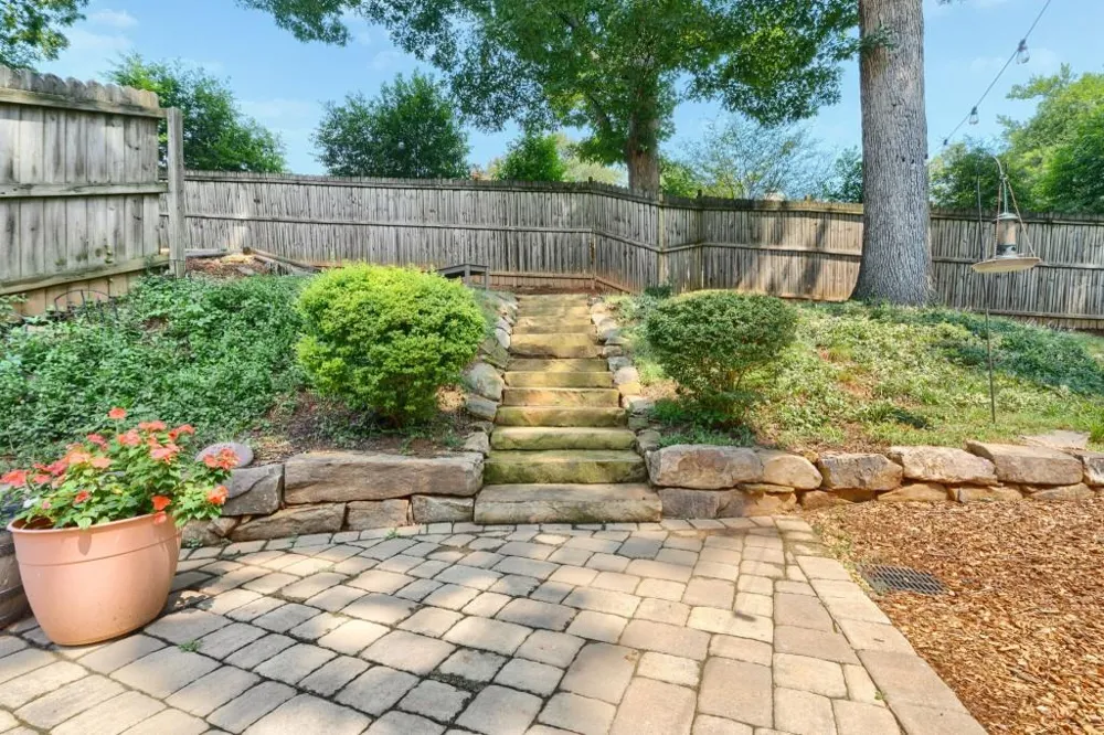 260 Abington Drive Sandy Springs, GA 30328