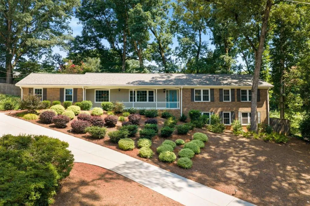 260 Abington Drive Sandy Springs, GA 30328