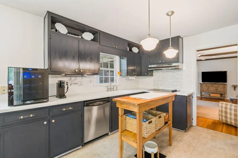 260 Abington Drive Sandy Springs, GA 30328