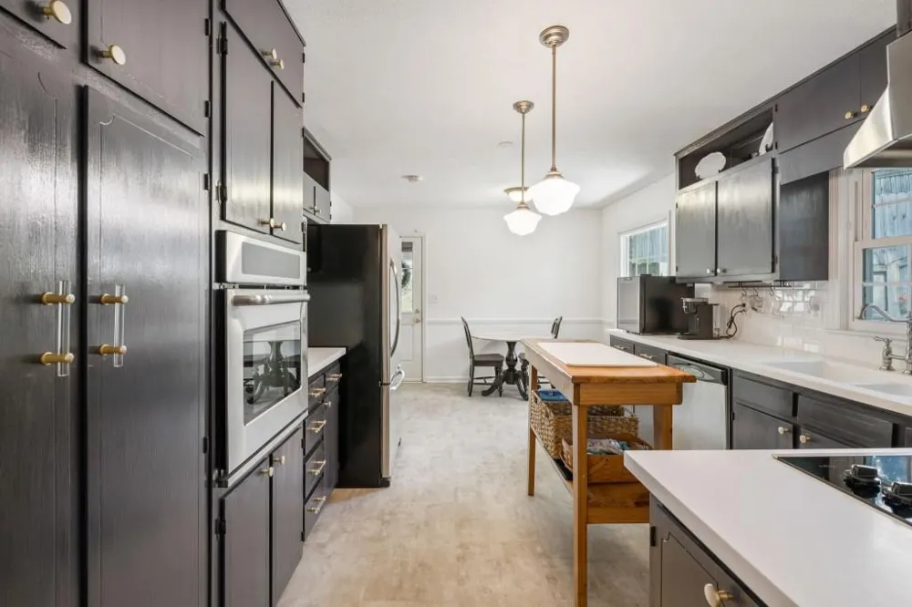 260 Abington Drive Sandy Springs, GA 30328