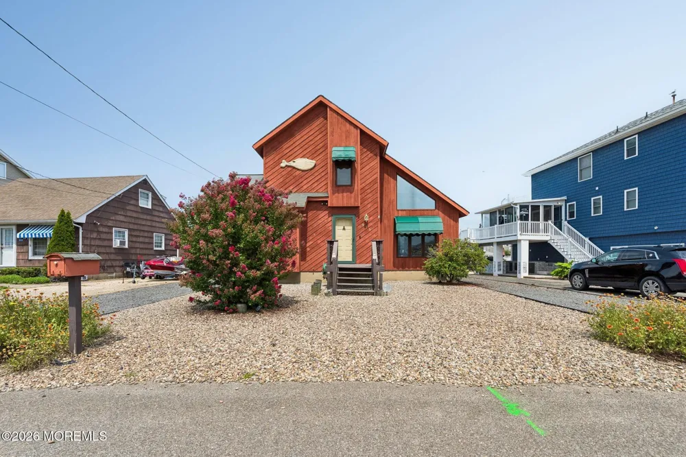 915 Meadow Lark Drive Lanoka Harbor, NJ 08734