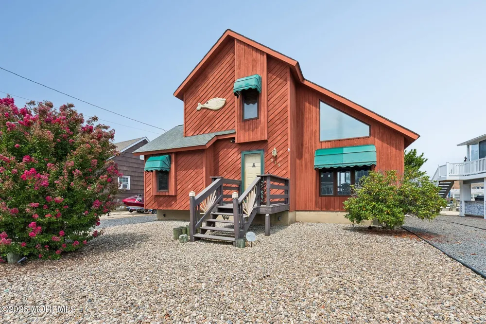 915 Meadow Lark Drive Lanoka Harbor, NJ 08734