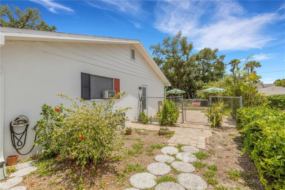 1603 PECAN STREET Nokomis, FL 34275