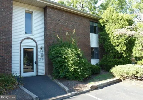 25 HATTERS COURT #25