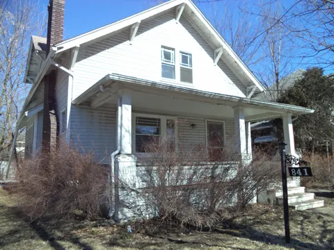 841 E 8th Street