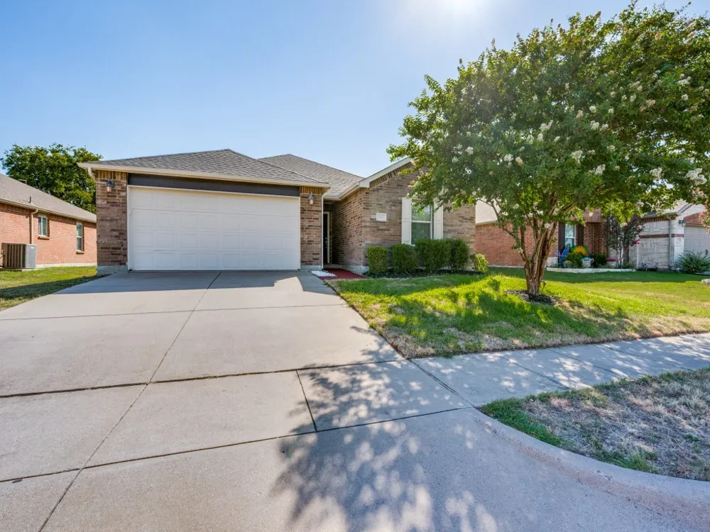 1281 Wysteria Lane Burleson, TX 76028