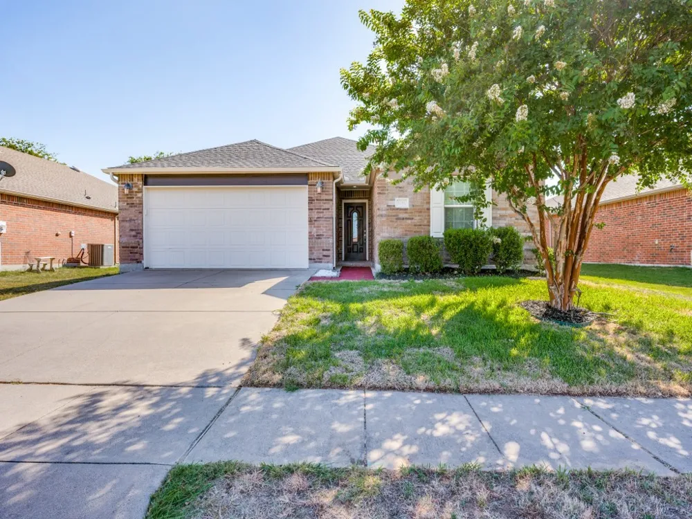 1281 Wysteria Lane Burleson, TX 76028