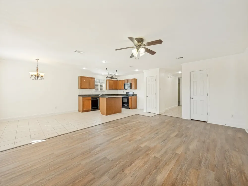 1281 Wysteria Lane Burleson, TX 76028