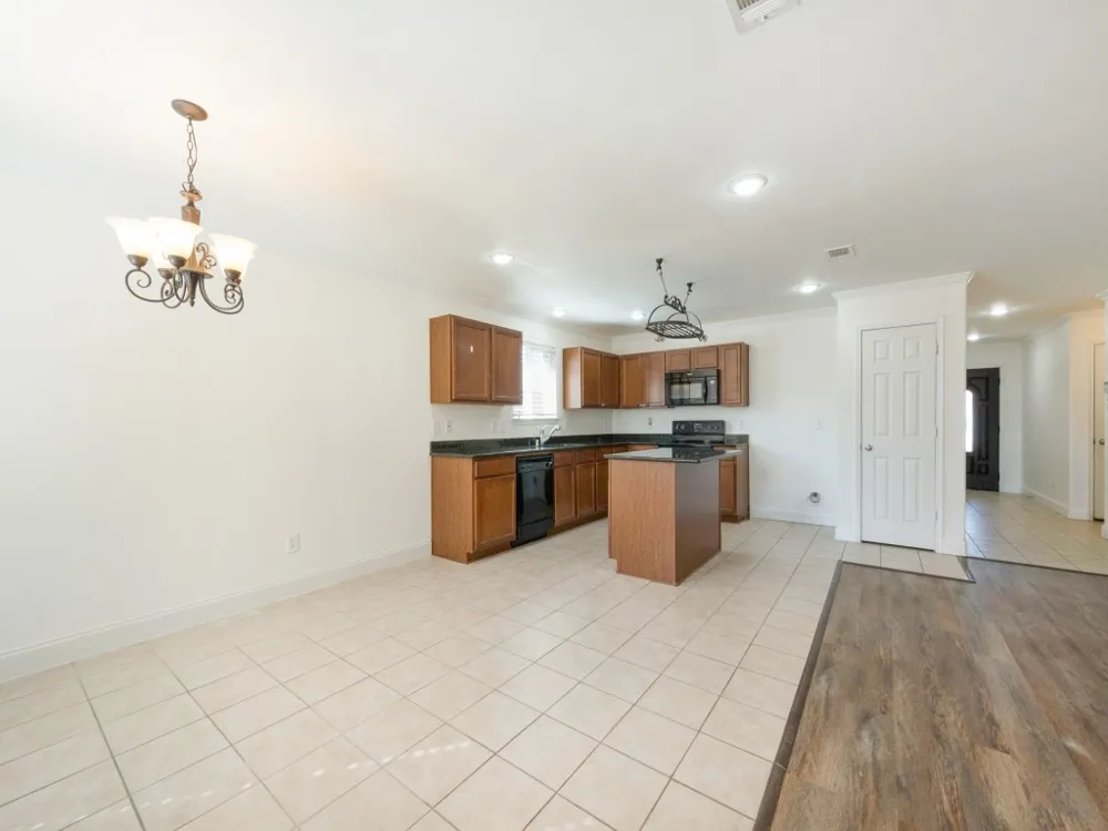 1281 Wysteria Lane Burleson, TX 76028