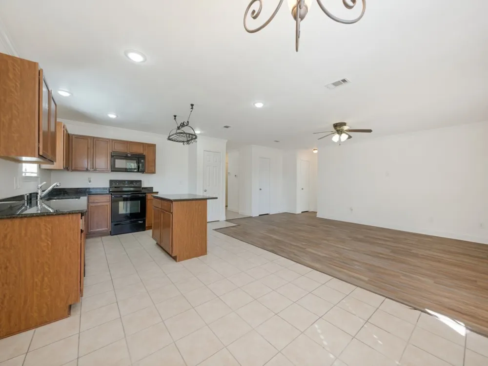 1281 Wysteria Lane Burleson, TX 76028