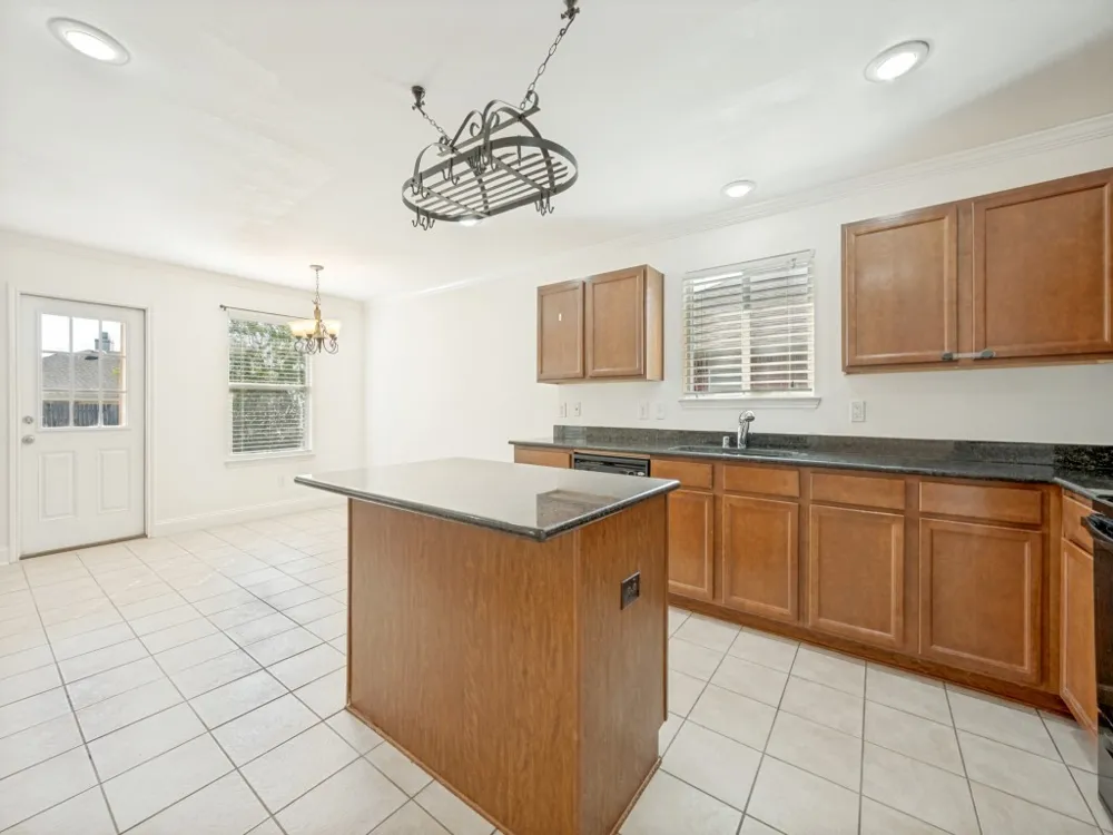 1281 Wysteria Lane Burleson, TX 76028