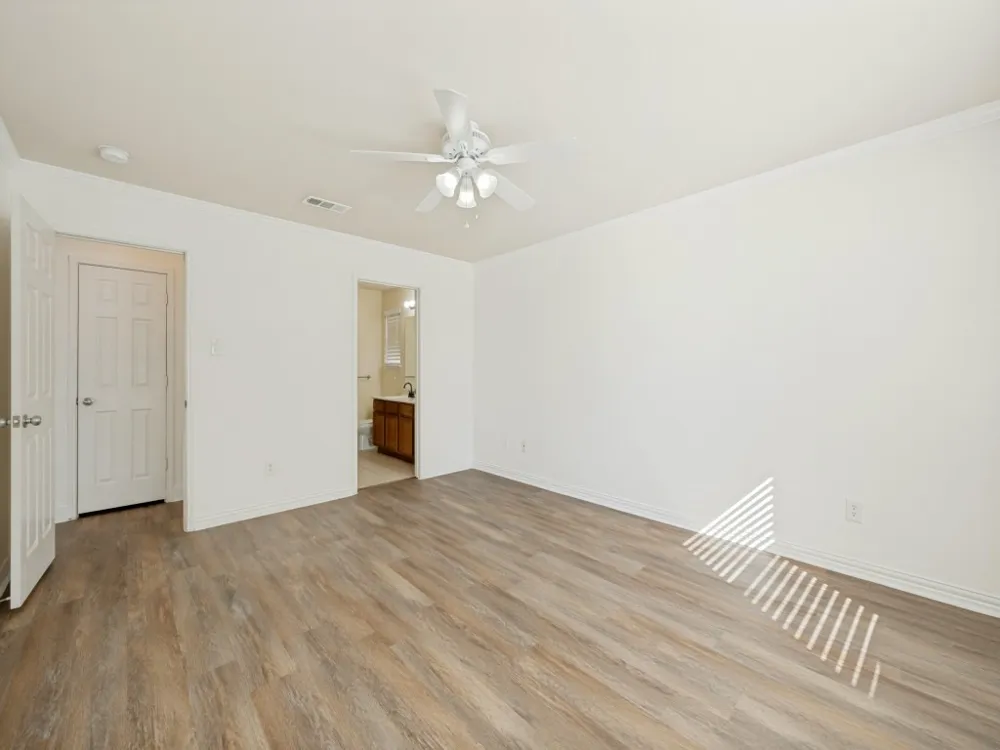 1281 Wysteria Lane Burleson, TX 76028