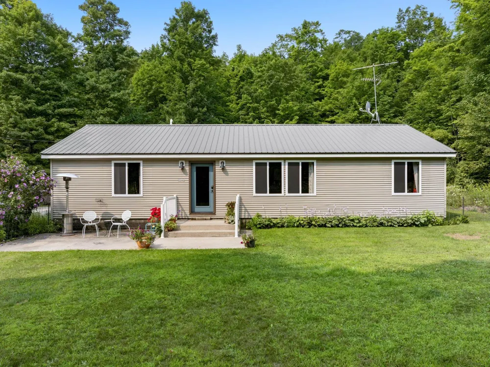 3652 S Schomberg Road Centerville Township, MI 49621