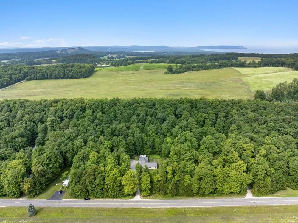 3652 S Schomberg Road Centerville Township, MI 49621