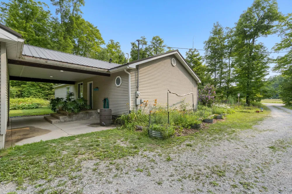 3652 S Schomberg Road Centerville Township, MI 49621