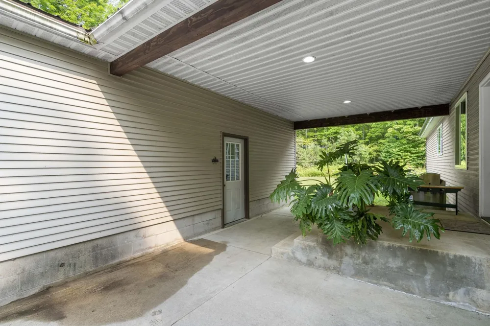 3652 S Schomberg Road Centerville Township, MI 49621