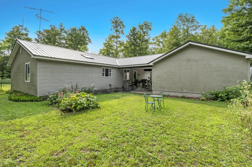 3652 S Schomberg Road Centerville Township, MI 49621