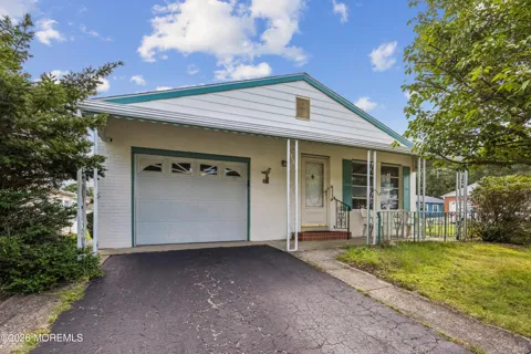 2 Kelowna Court