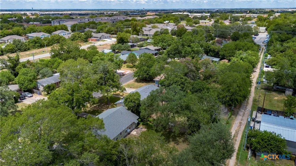 437 Wallace Street Seguin, TX 78155