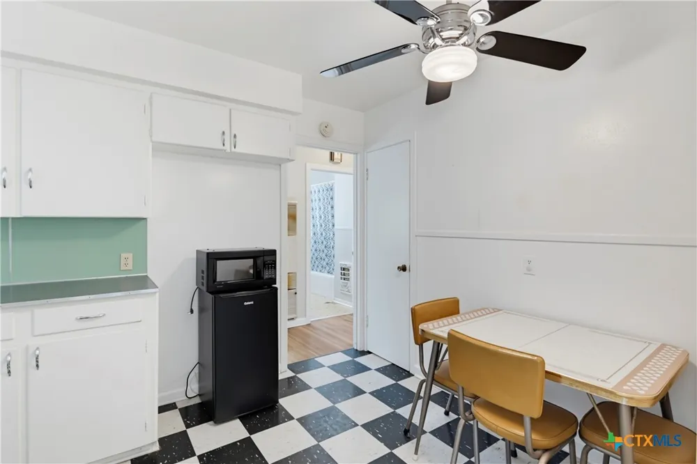 437 Wallace Street Seguin, TX 78155