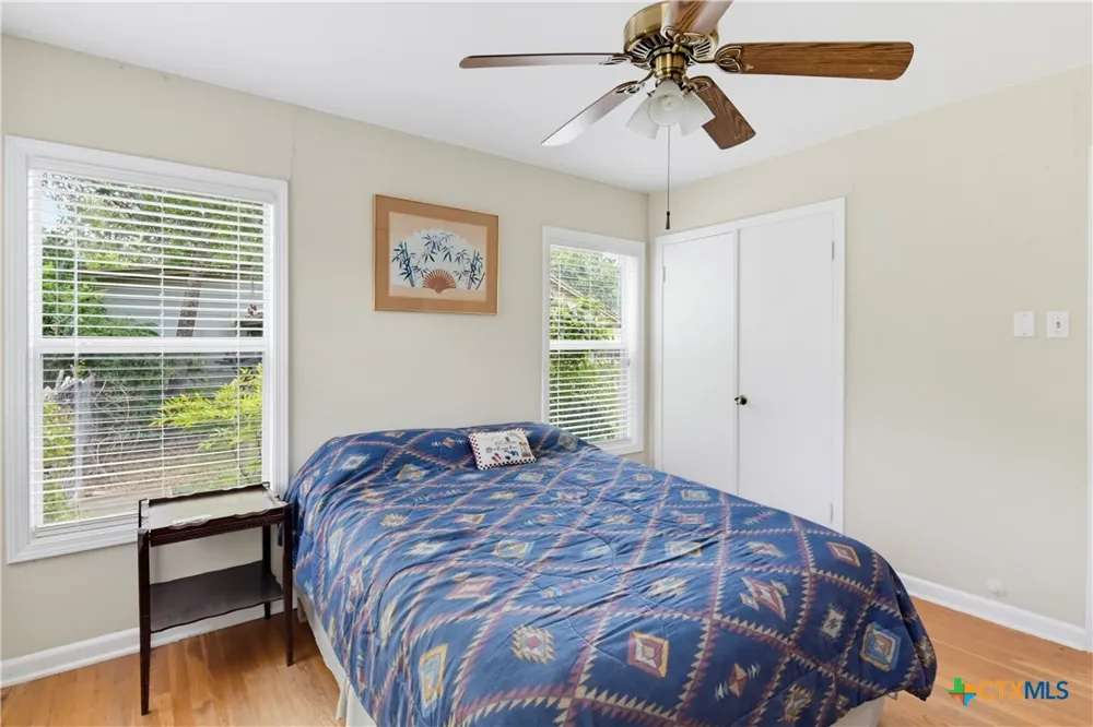 437 Wallace Street Seguin, TX 78155