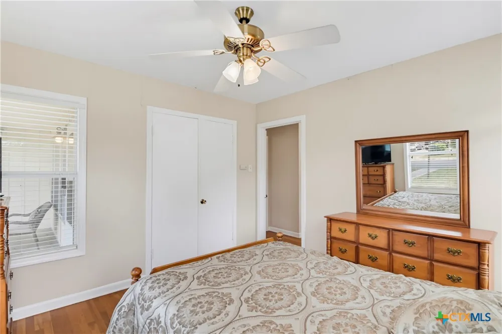 437 Wallace Street Seguin, TX 78155