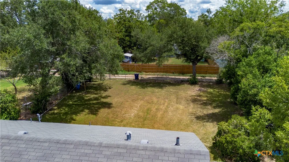 437 Wallace Street Seguin, TX 78155