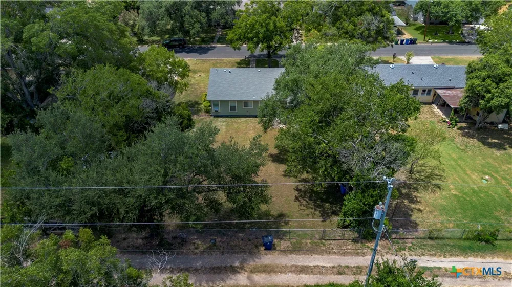 437 Wallace Street Seguin, TX 78155