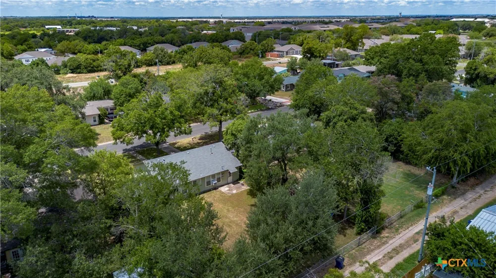 437 Wallace Street Seguin, TX 78155