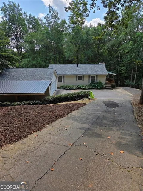 984 Overlook Drive