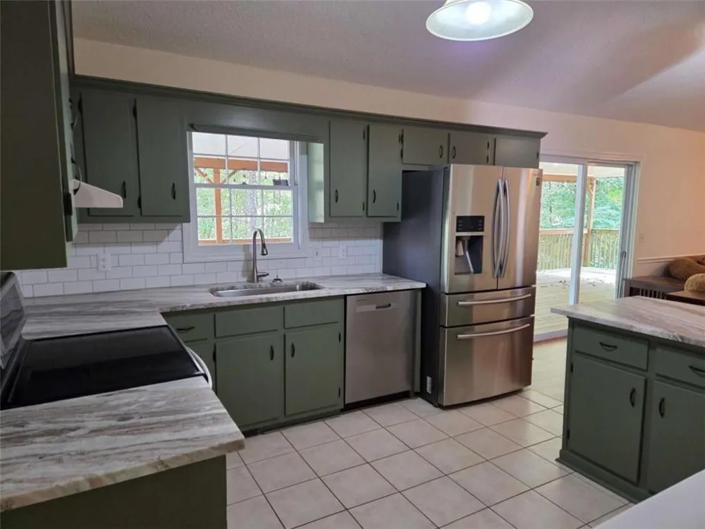 984 Overlook Drive Dawsonville, GA 30534