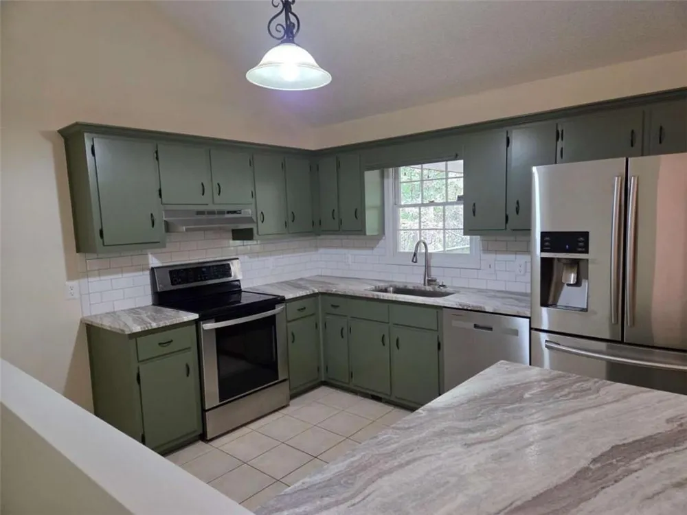 984 Overlook Drive Dawsonville, GA 30534