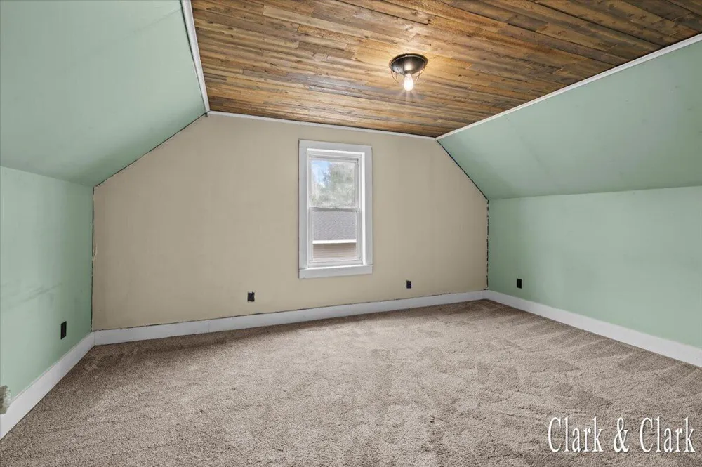 2016 E Croton Drive Newaygo, MI 49337