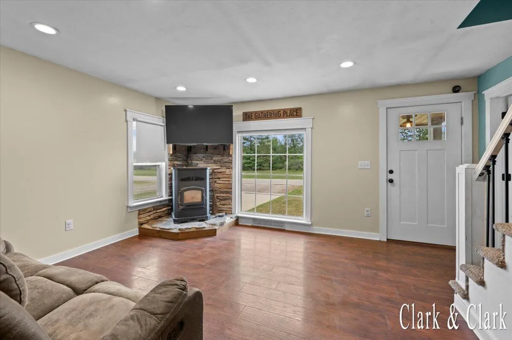 2016 E Croton Drive Newaygo, MI 49337