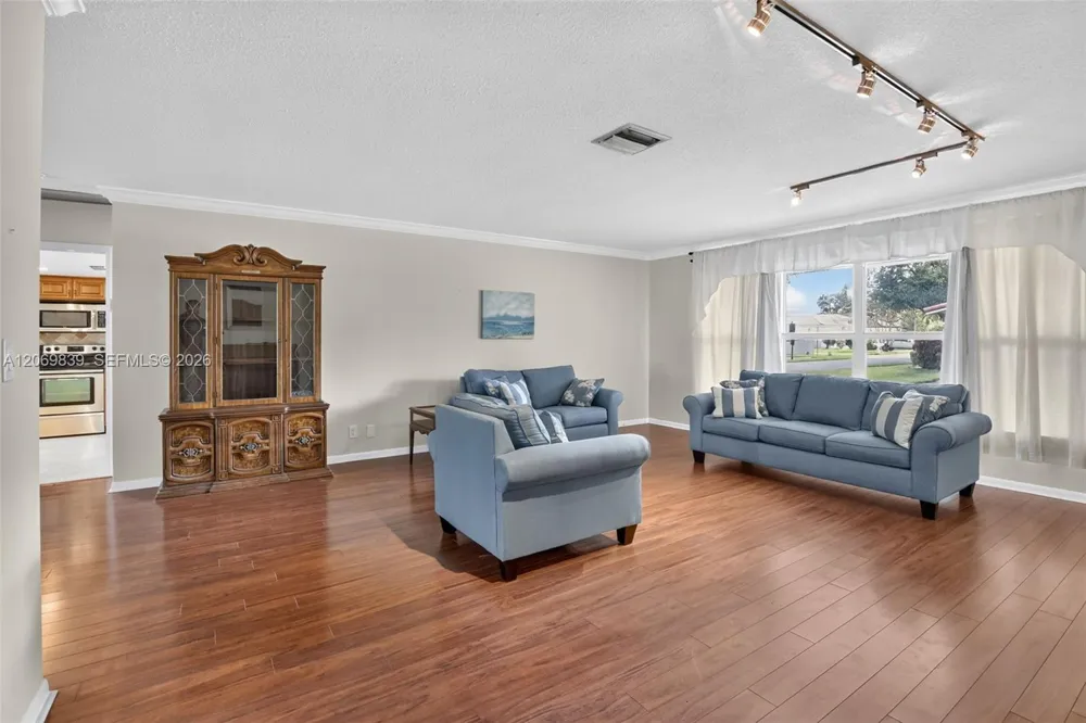 7118 E Tropical Way Plantation, FL 33317